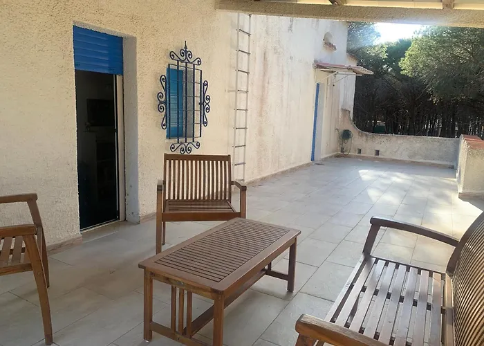 Splendid Detached Villa, Near The Sea *