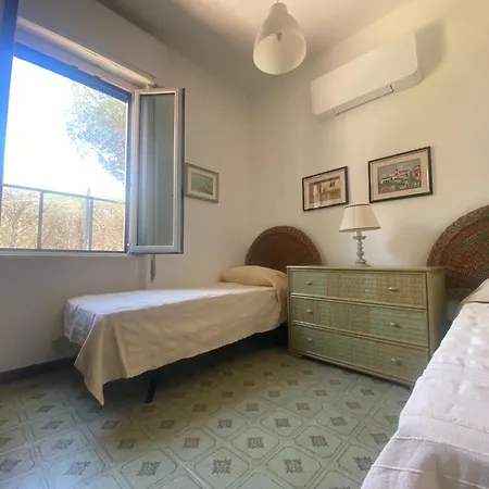 Villa Splendid A Stones Throw From The Sea *