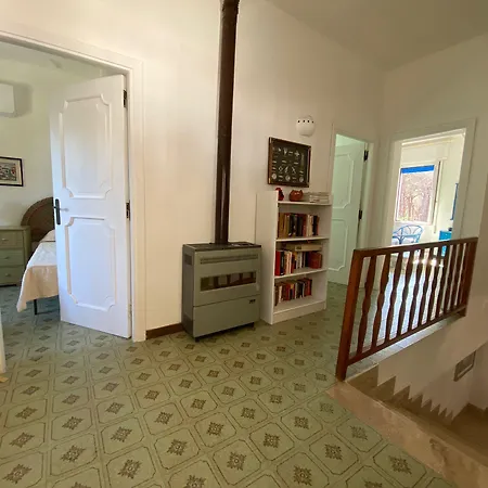 Splendid Detached Villa, Near The Sea Villa